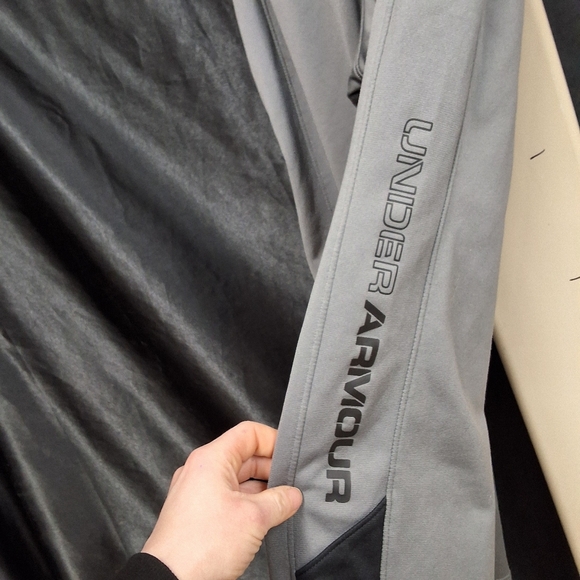Under Armour Gray Sweatpants - Picture 5 of 13